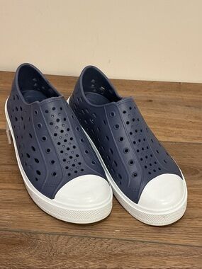 Crane Unisex Blue Slip-On Perforated Flats with White Toe, size 7/8